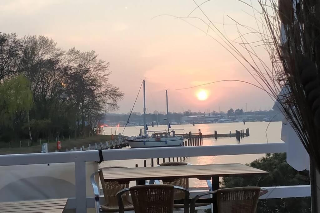 Traveloge Mit Schwimmbad Und Sauna * Lubeck
