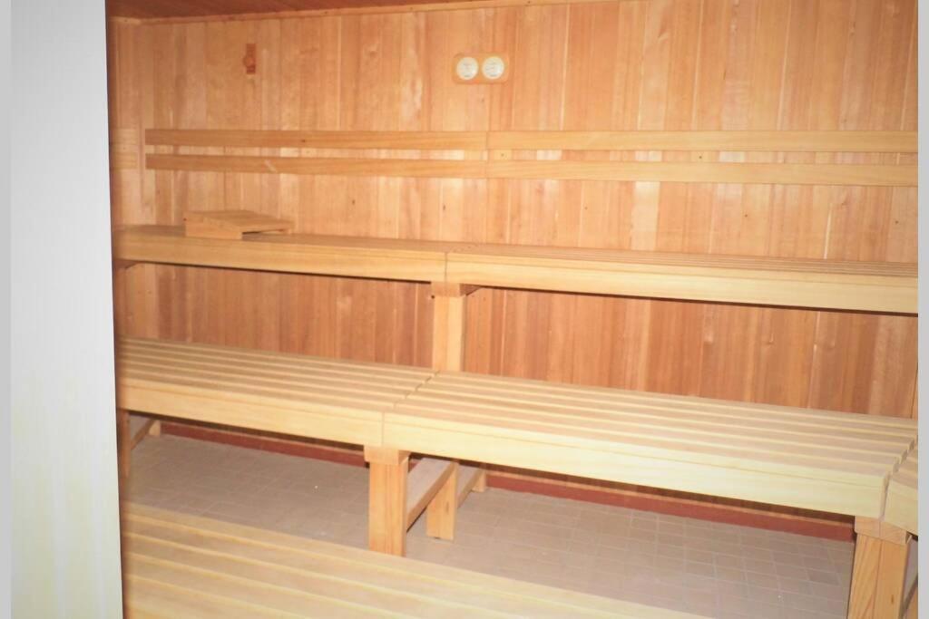 Apartment Traveloge Mit Schwimmbad Und Sauna Lubeck