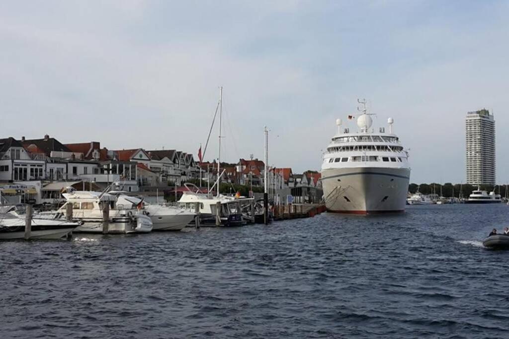 Traveloge Mit Schwimmbad Und Sauna Apartment *