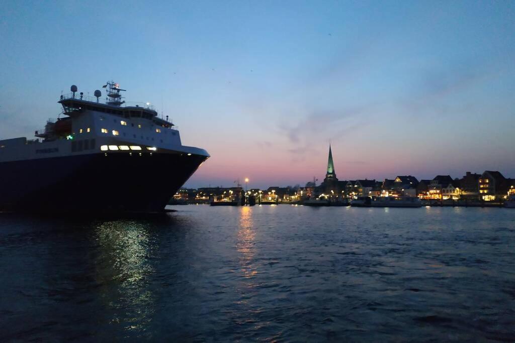 Traveloge Mit Schwimmbad Und Sauna Apartment