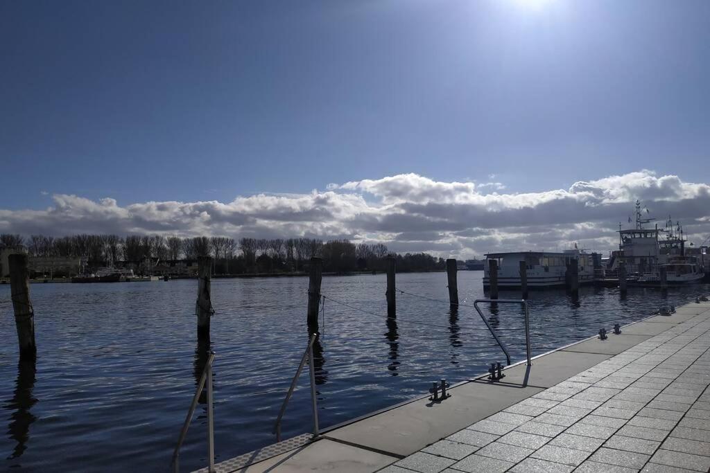 Traveloge Mit Schwimmbad Und Sauna Apartment